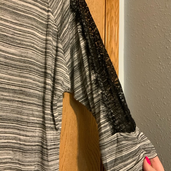 Vanity 3/4 sleeve top, size 2x gray and black lace - Picture 6 of 6